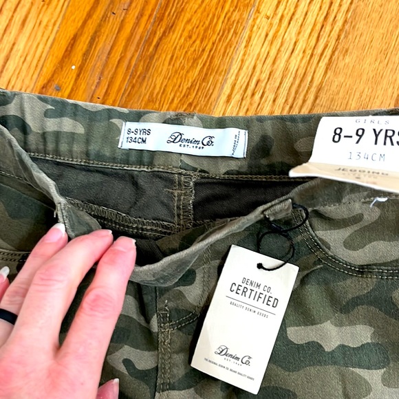Girls camo jeggings Denim Co size 8-9 - Picture 4 of 4